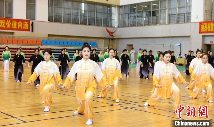 上海在高校推广五禽戏 带学生追求健康、感悟自然推广